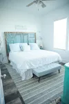 Mermaid Cove steps from beach. Hot Tub! - balcony