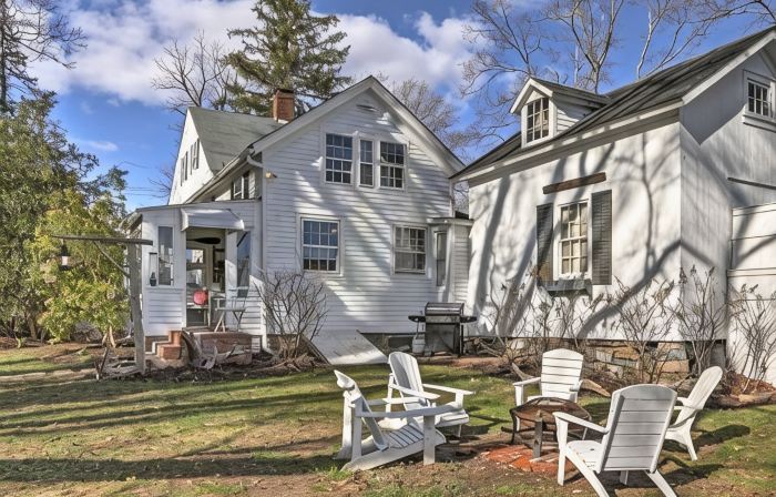 Authentic 1795 Historic Homestead w/ Private Grounds for Gatherings and Retreats