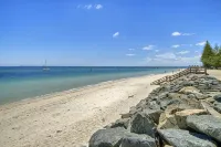 Beachside 880  beachfront luxury Apartment with Sunset views from the balcony. - Apartments