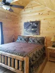 Spectacular Couples Retreat, Private Wooded Location, Dog Friendly, Fiber WiFi - Alphydda