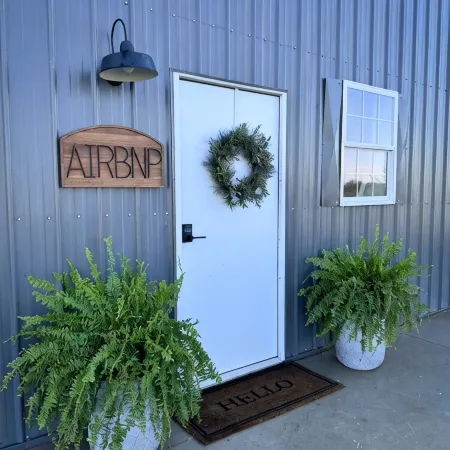 AirbnP: Luxury Pickleball Barndo, 5 mins to Choctaw, 15 mins to Lake Texoma