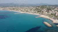 Très Beau T2 Neuf, Calme, Terrasse, au Cœur de Sanary + box Fermé en Sous-sol - Homestays