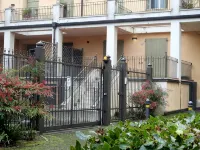 Beautiful apartment in the center, with reserved parking space, 4 beds - Condos