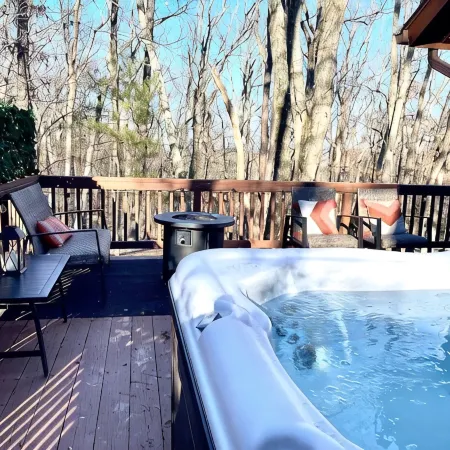 Charming 4-bedroom home with Hot Tub and Pool Table in Massanutten Resort