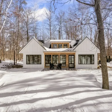 Cozy Cabin w Hot Tub, Fireplace, Near Nisswa and Crosslake