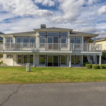 Bright Water Sunrise Home at Wapato Point Resort 5-bed Close to Sandy Beach/Pool