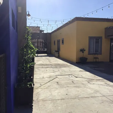CONDO FOR RENT LARGE GROUP up to 20-30