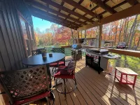 Cabin in Hocking Hills with Hot Tub, Fire Pit and Covered Back Deck. - homestay