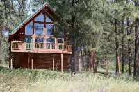 Quiet 1 BR + loft cabin great for weekend getaways & stargazing. Pet Friendly!