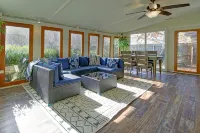 The Space Place: Cosmic-Themed Family Getaway Near Hotspots in Tulsa, Oklahoma!
