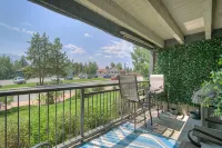 Luxurious Lakefront Haven - Prime Ski Access & Majestic Mountain Views! - Bergblick