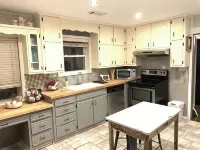 Bison Hall 2, no cleaning fee, 1 block from Harding - 3-Star