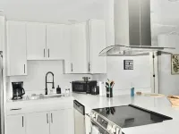 Charming 2-bedroom remodel house in welcoming St. Cloud with WiFi, AC Hotels in St. Cloud