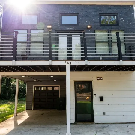 The Black & White House of Memphis