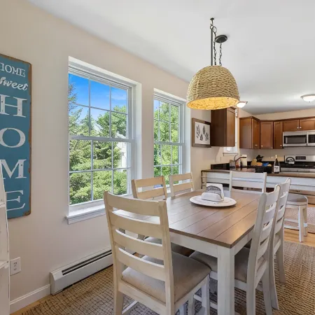 Spacious 4 bedroom luxury Condo