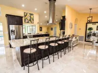 New Palm Tree III - Free Heated Pool/Spa ( Kayaks, Paddle boards, and bikes) Hotels in Apollo Beach