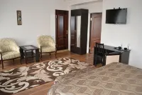 Ural Hotel - 3-Star