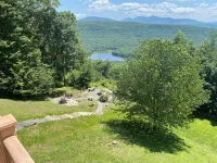 Amazing Mountain View’s from every room! Hot Tub/3 Fire pits & Game Rm - غرفة مطلة على الجبل