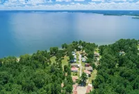 Lakeside Cottage, Water Access + Pet Friendly with Additional Fee