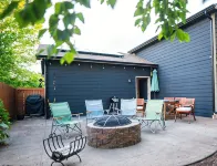 Cozy CO Casa: Eco & Pet Friendly—Sleeps up to 8, Remote Work Hub, Rec Center