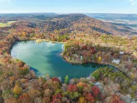 Secluded Lakefront Retreat: Fishing/Kayak/Paddleboard/Pets are Welcome Hotels in Bledsoe County
