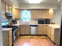 Updated Family Beach House with fenced yard - 5 min walk to the beach! - balcony