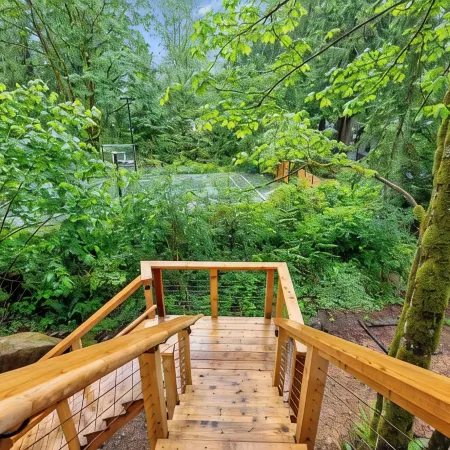 Tree House- Two bedroom plus loft- sustainable living!