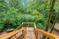 Tree House- Two bedroom plus loft- sustainable living! - Boutique