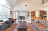 Brand New Pool & Spa! 4-Bdr Home in the Woodlands TX, Sleeps 10 - Private Pools