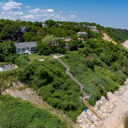 Cliff House - Oceanfront Year-Round Romantic Getaway w/Hot Tub