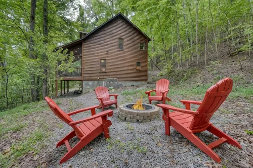 Cozy 2-Bedroom Cabin with WiFi, Firepit, and More in Blairsville!