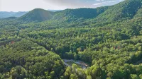 1 Bedroom Cozy Cabin 4 Miles to Downtown Helen!   Fireplace, Kitchen, Fire Pit! - 2-Star
