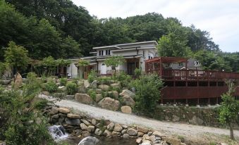 Yecheon Munpil Pension