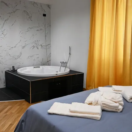 Palace Eight - Suites & Spa