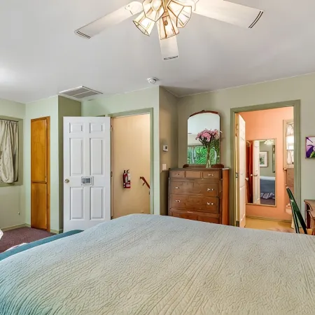 The Dogwood Suite at Tudor House Vacation Rentals