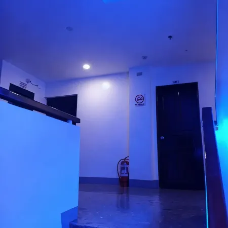 8 ZHENSEN INN