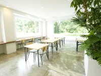OiseSun Cafe & Hotel Hotel di Hyuga