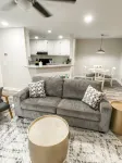 Suite Stella, a cozy 2-bed 2-bath home