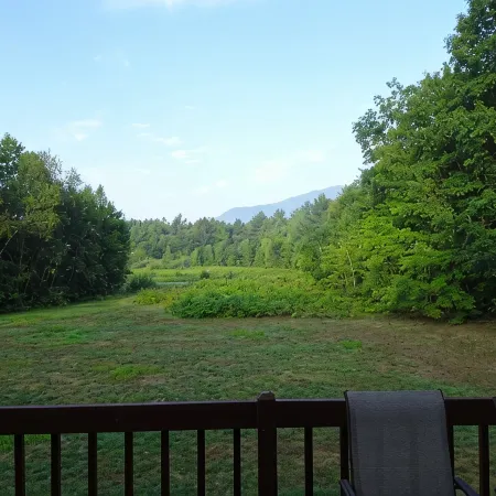 Well appointed Townhouse,great location w/lovely mountain view,pool & tennis,A/C