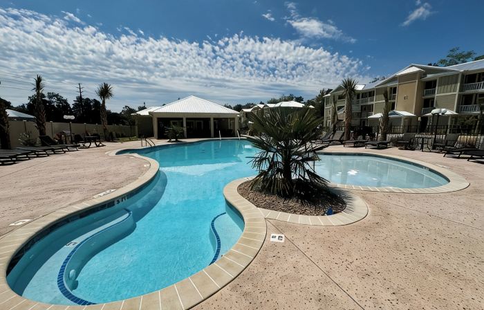 1st FL, 3-Bed Condo, Mins from Beach, Marshwalk, and Golf!