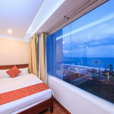 Le Soleil Hotel Hotel dekat Pantai Happy