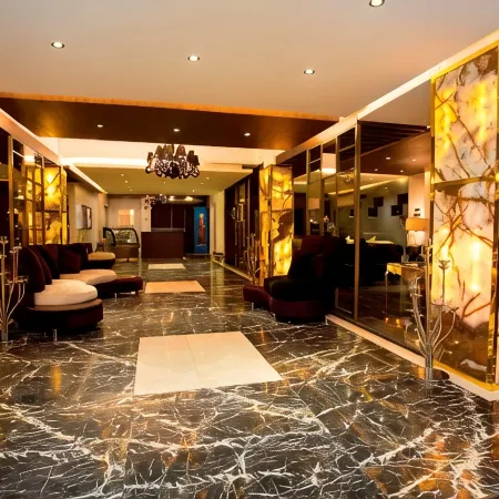 Monsoon Inn
