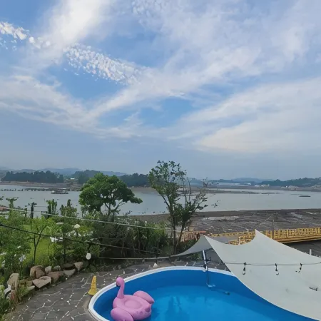 Sacheon Bito Island Marine Blue Pension