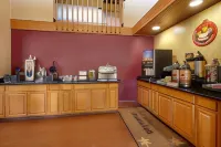 AmericInn by Wyndham Elkhorn Near Lake Geneva