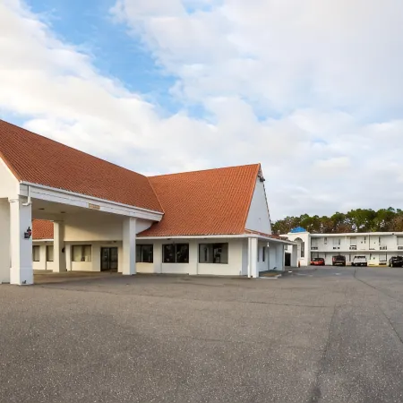 Baymont by Wyndham Jacksonville Airport
