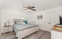 Spacious 5-bedroom house in Charming Long Beach - 4-Star