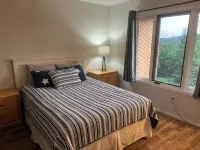Fantastic view of The Highlands! Comfortable 2-bedroom w/loft condo. Come relax. - Wifi