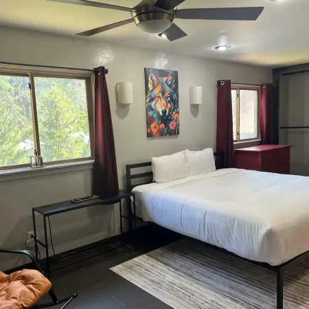 Serene 4-bedroom house with WiFi just outside Glenwood Springs