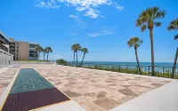 Newly Remodeled 2/2 Gulf Front Corner Condo with Amazing Balcony Living Space - 4 stjerner