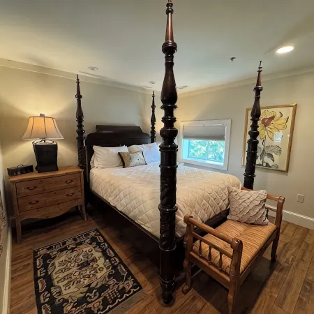 In-Town Luxury 2 Br Apartment - 205 S. 4th Street